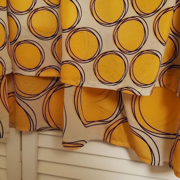 Stunning lined plus size sleeveless top. Like new. - Picture 2 of 5